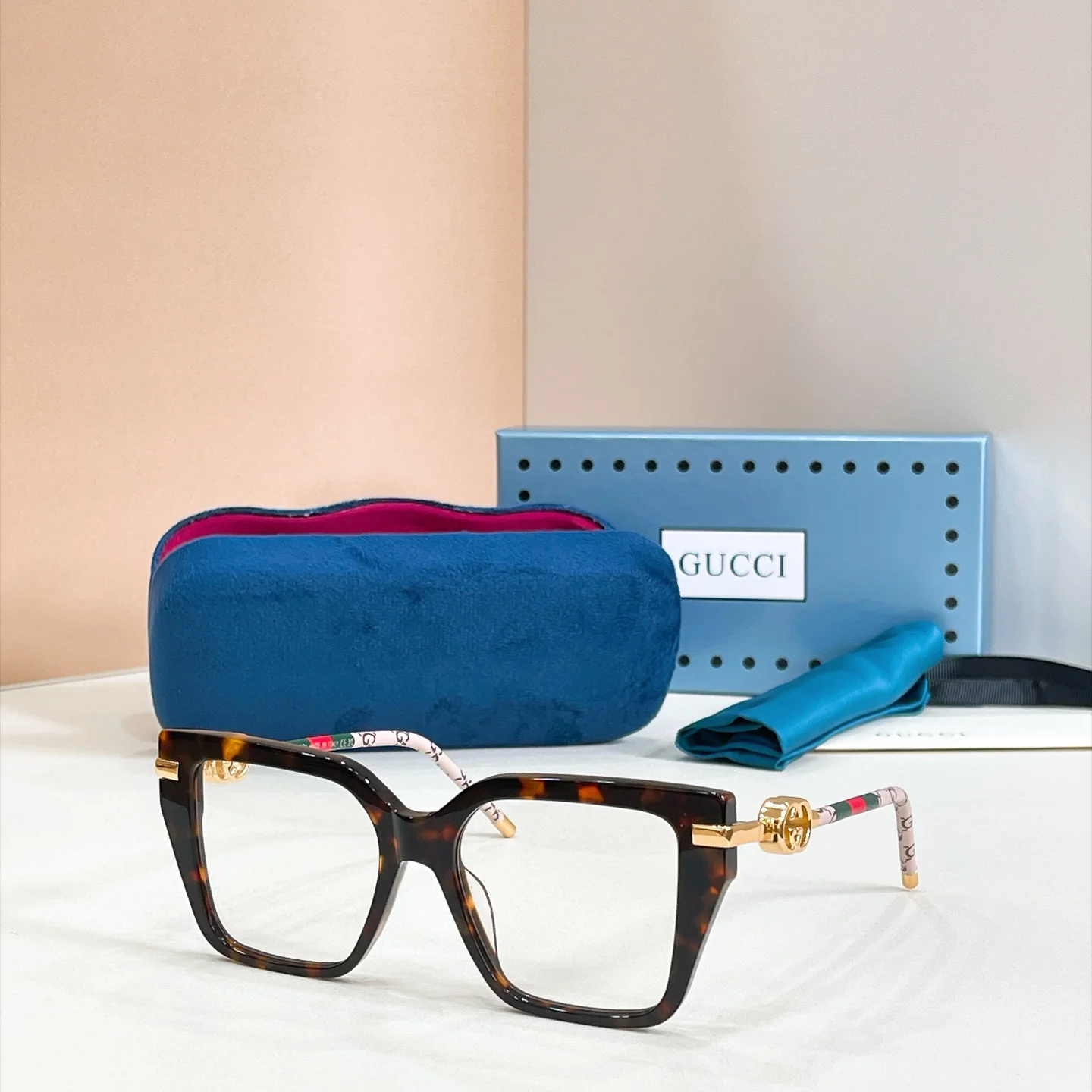 GUCCI Sunglasses A0510070212 - Image 7
