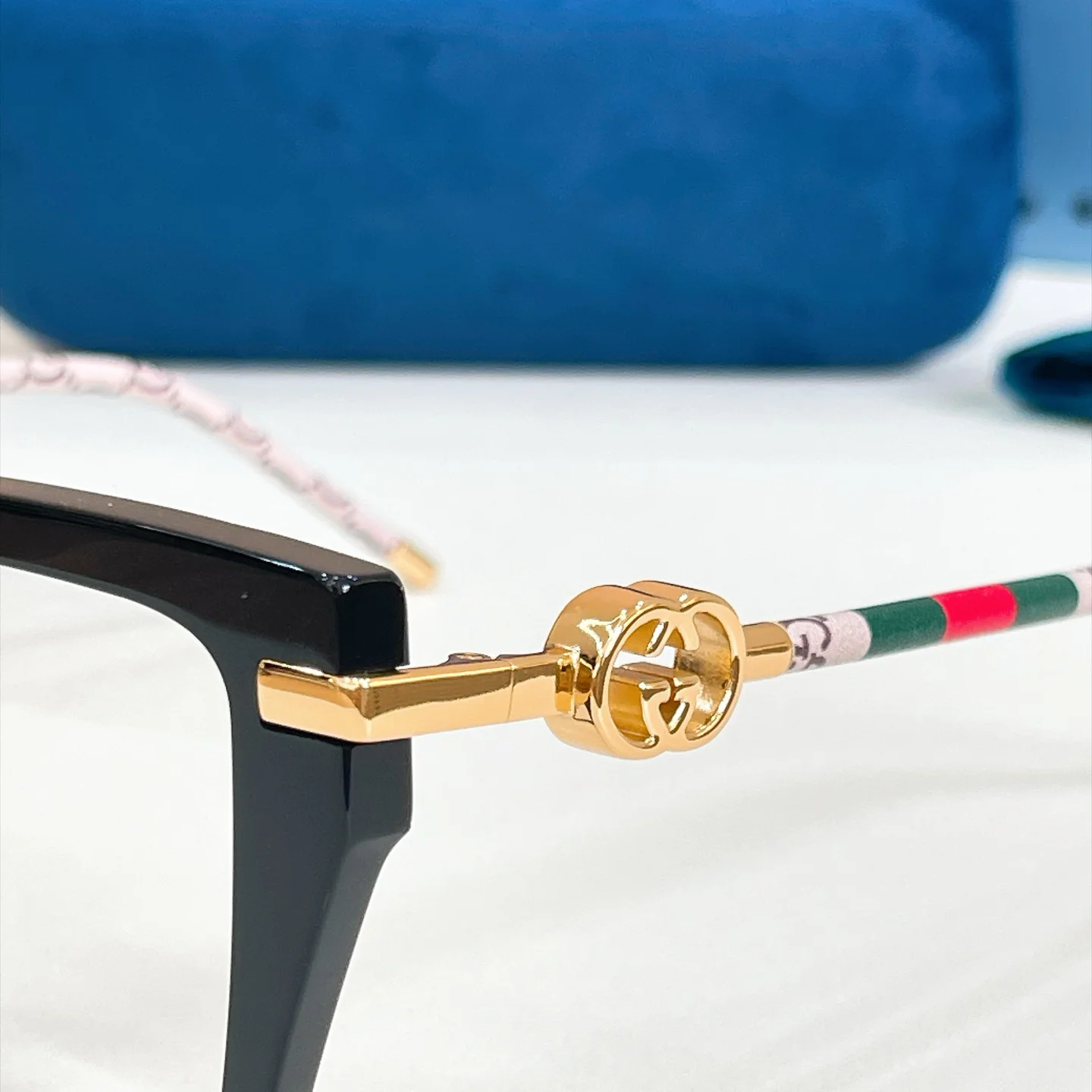 GUCCI Sunglasses A0510070212 - Image 9
