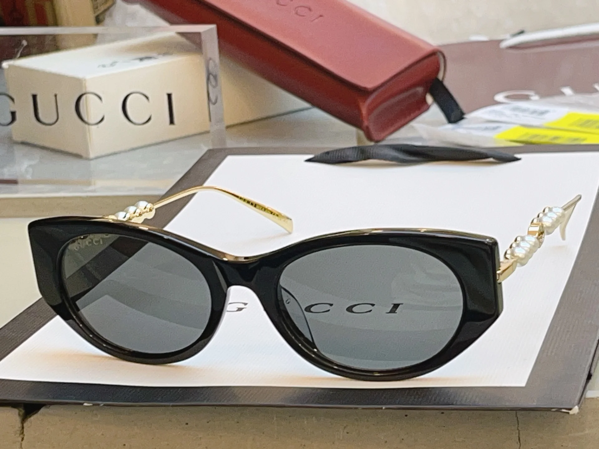 GUCCI Sunglasses A2510070600 - Image 3