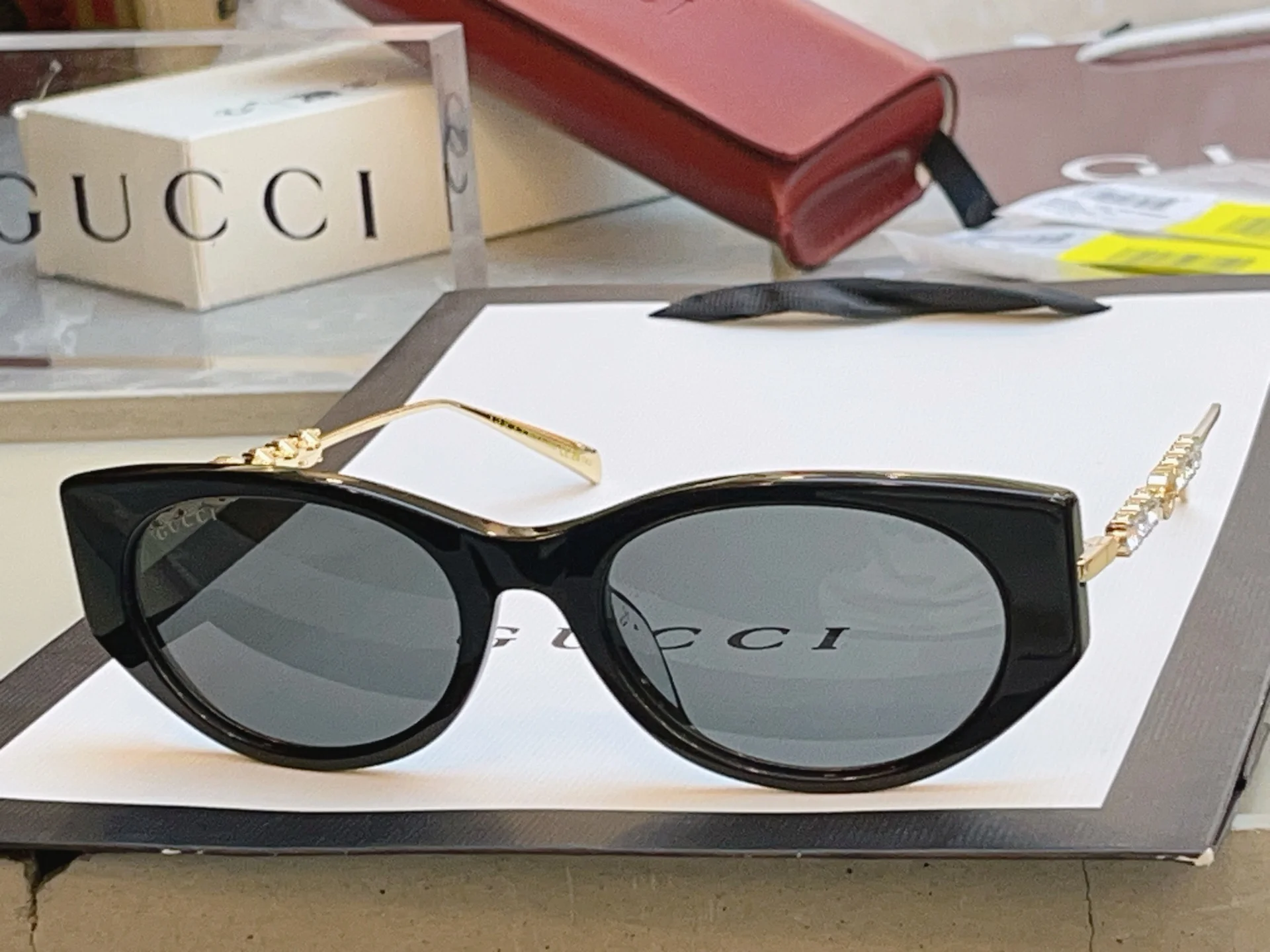 GUCCI Sunglasses A2510070600 - Image 5