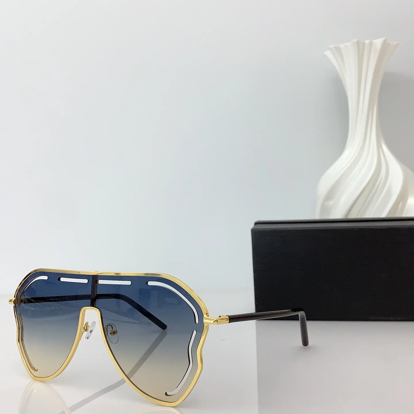 GUCCI Sunglasses A3510070207 - Image 10