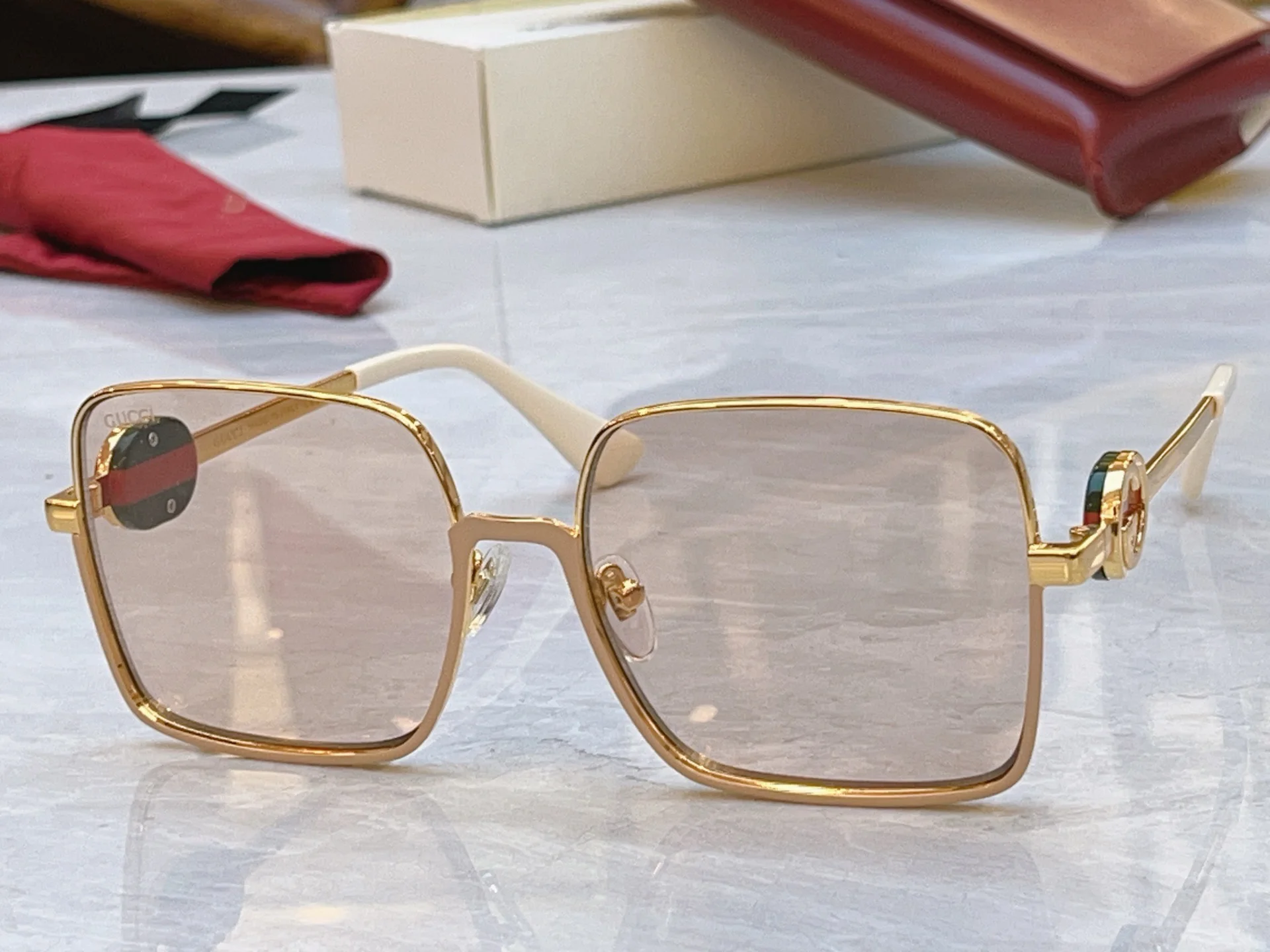 GUCCI Sunglasses A3510070582