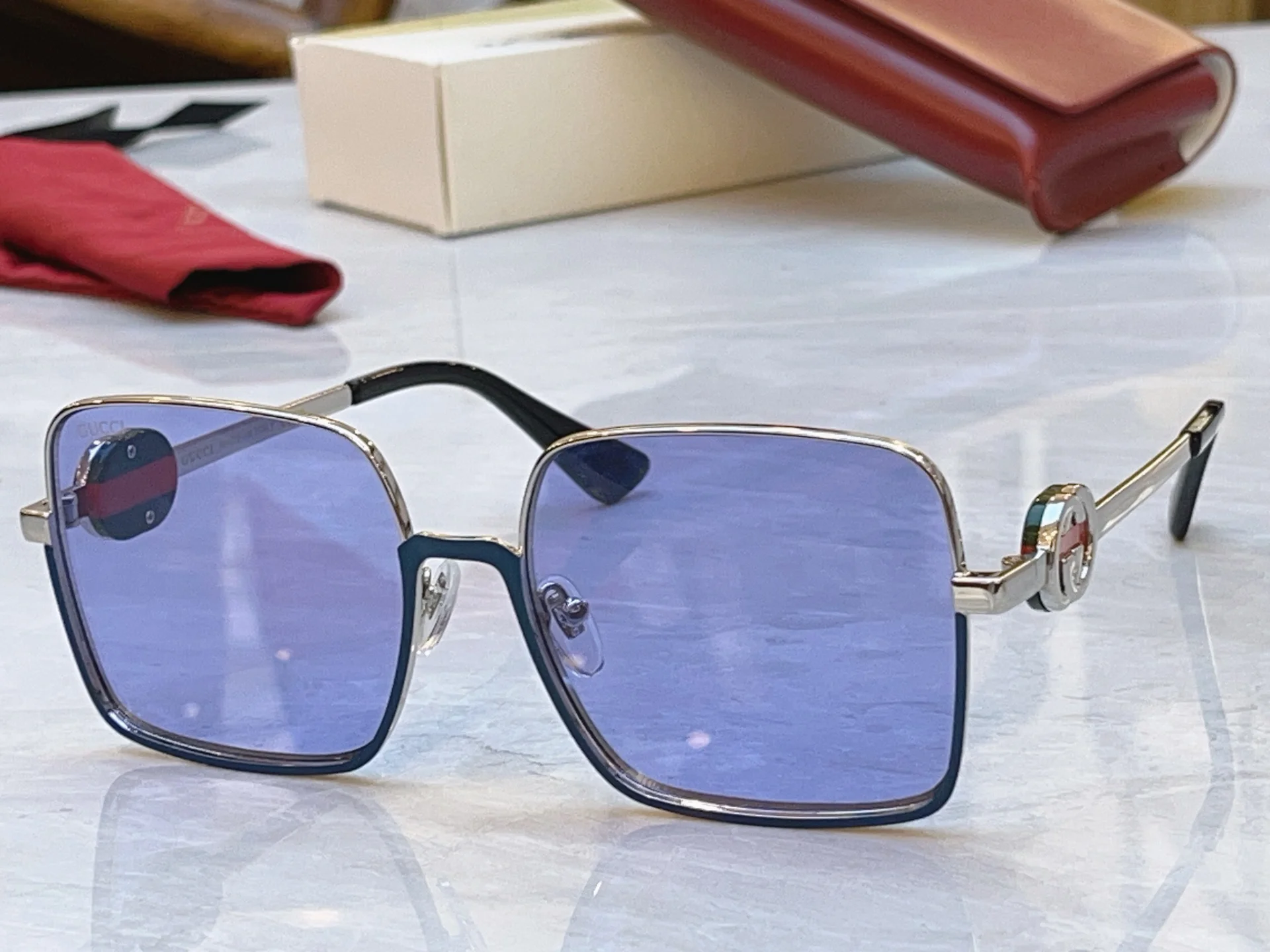 GUCCI Sunglasses A3510070582 - Image 2