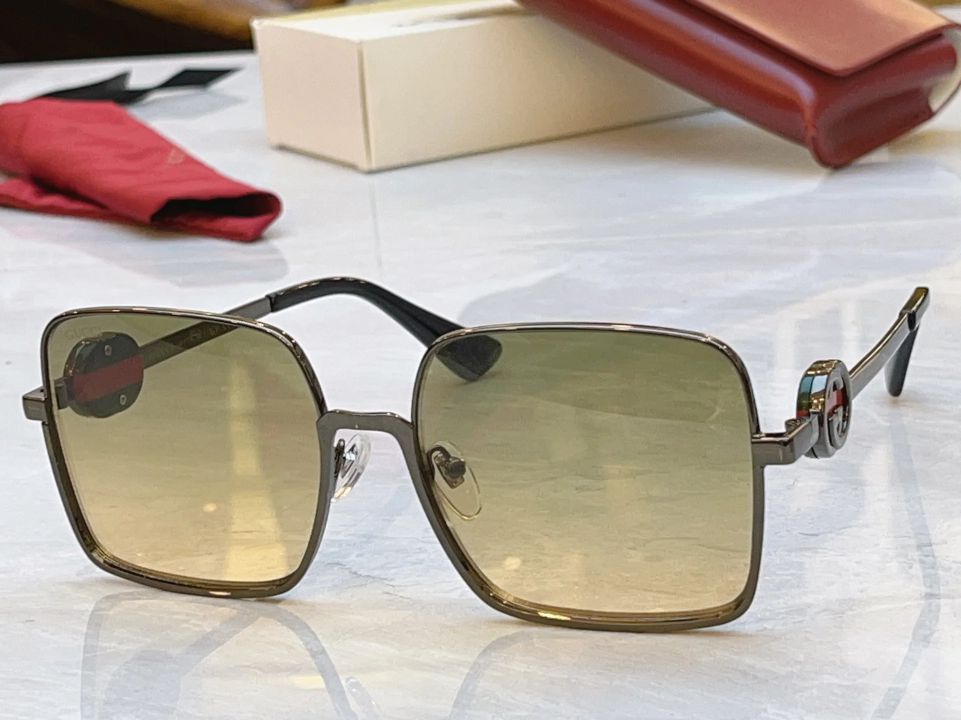 GUCCI Sunglasses A3510070582 - Image 5