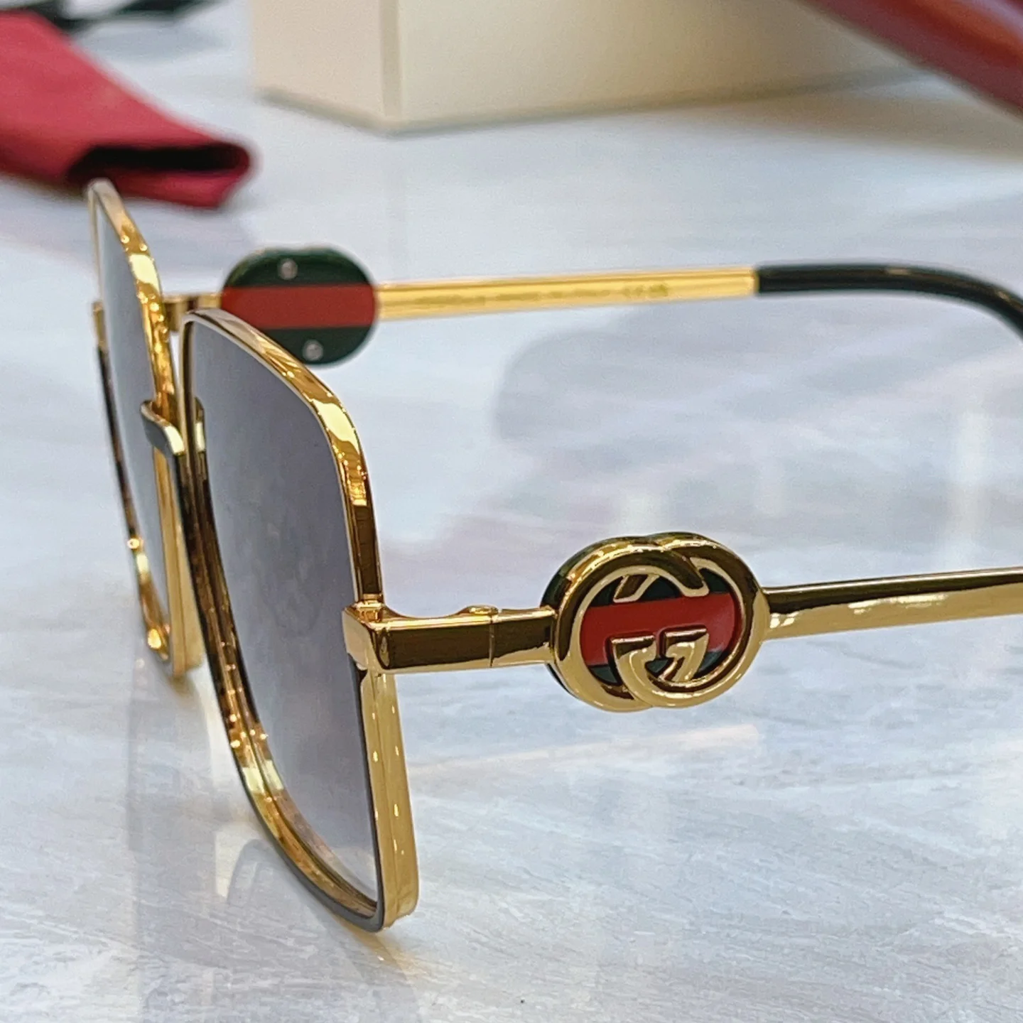GUCCI Sunglasses A3510070582 - Image 7