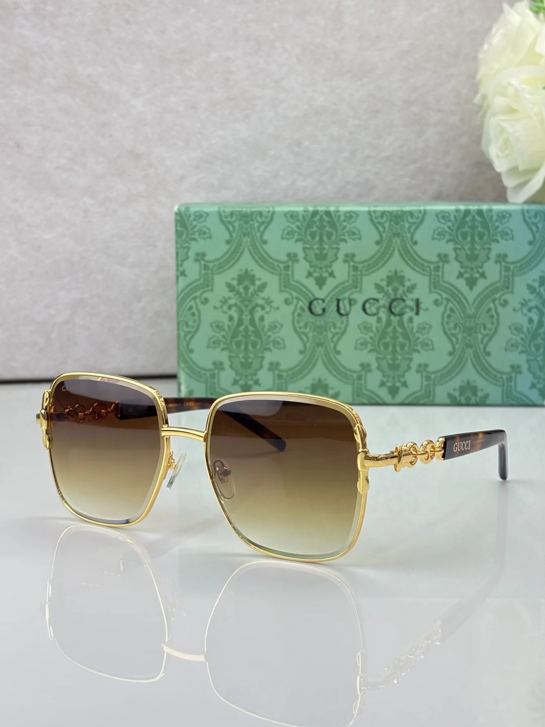GUCCI Sunglasses A3510070597 - Image 4