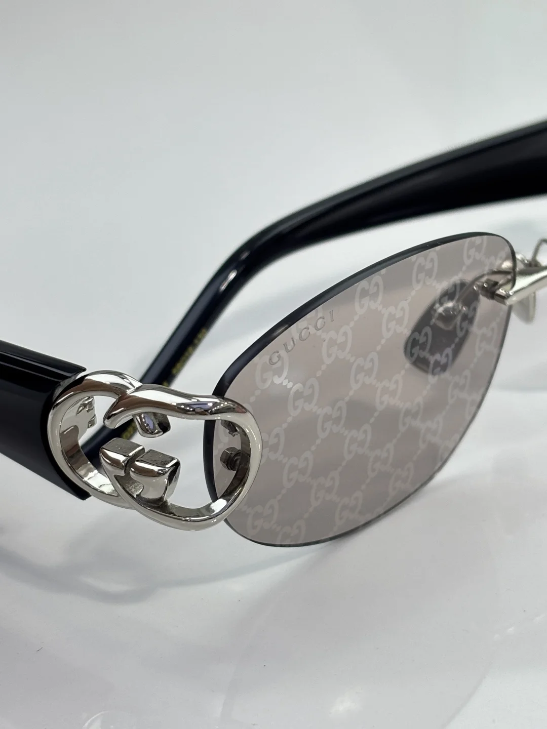 GUCCI Sunglasses A3510071375 - Image 9