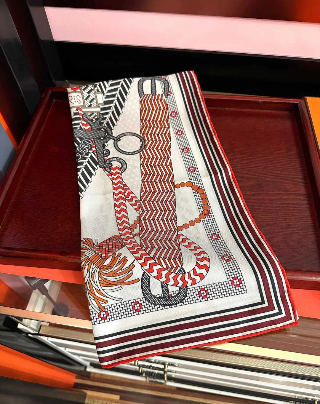 HERMES Scarves Silk Cream-Red-Black 90X90 A3010073016 - Image 4