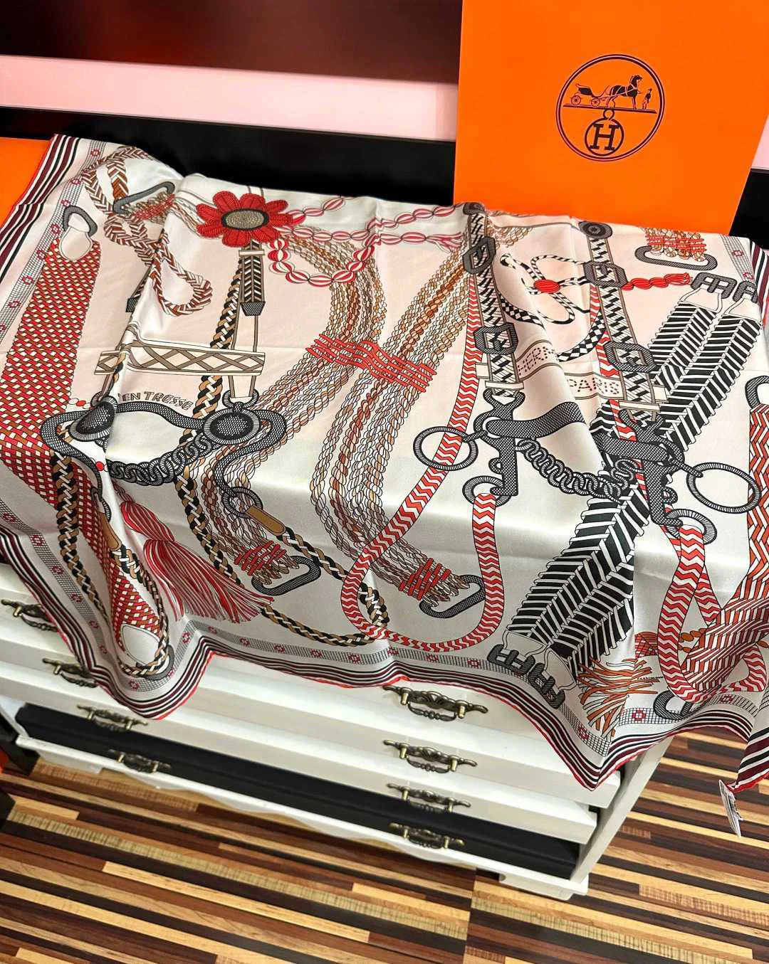 HERMES Scarves Silk Cream-Red-Black 90X90 A3010073016 - Image 6