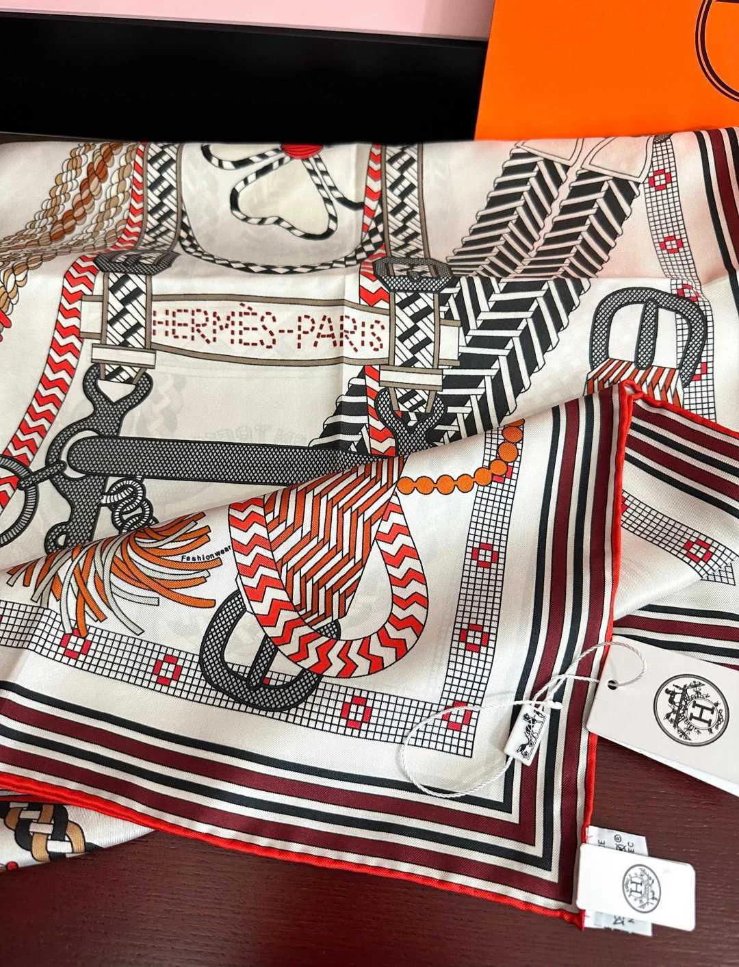 HERMES Scarves Silk Cream-Red-Black 90X90 A3010073016 - Image 7