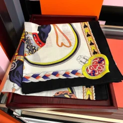 Alternative view of HERMES Scarves Silk Velvet Cream-Black-Gold-Red-Blue 140X140 B0510071551