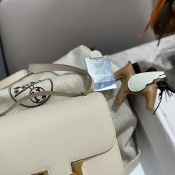 Alternative view of HERMES Shoulder Bags Epsom Leather Beige-Gold 19CM H5010061882