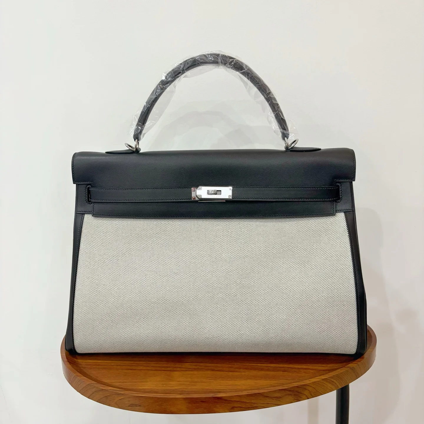 HERMES Top Handle Bags Black-White A85010062382