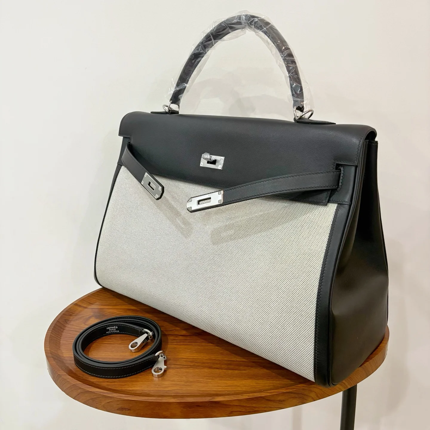 HERMES Top Handle Bags Black-White A85010062382 - Image 2