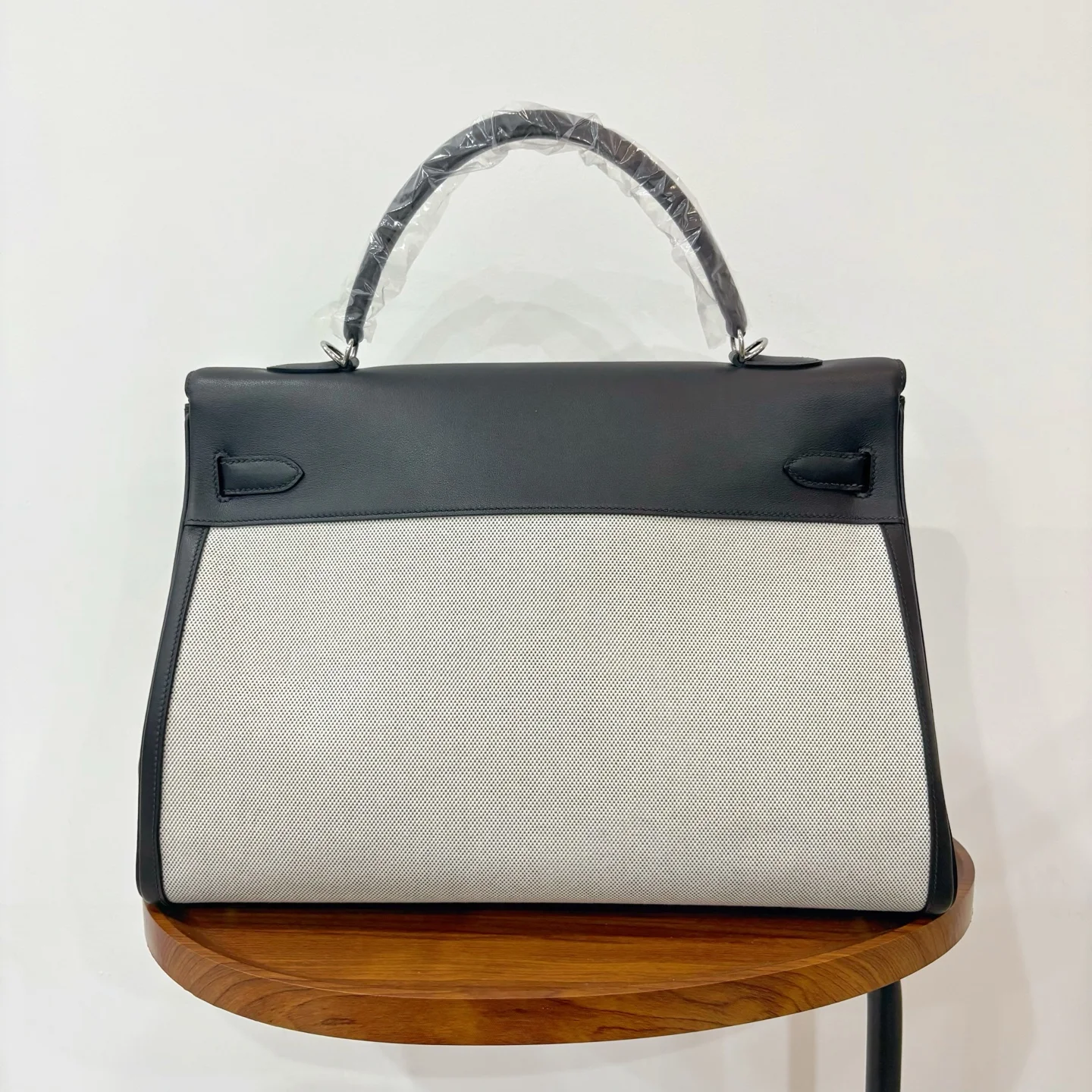 HERMES Top Handle Bags Black-White A85010062382 - Image 3