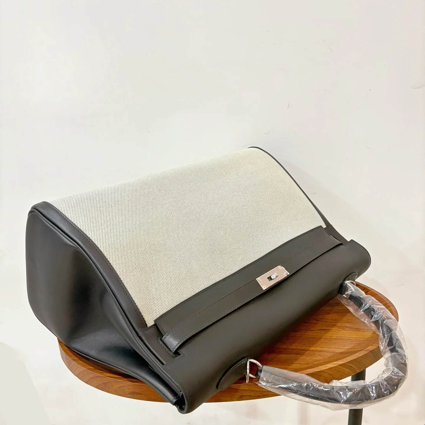 HERMES Top Handle Bags Black-White A85010062382 - Image 4