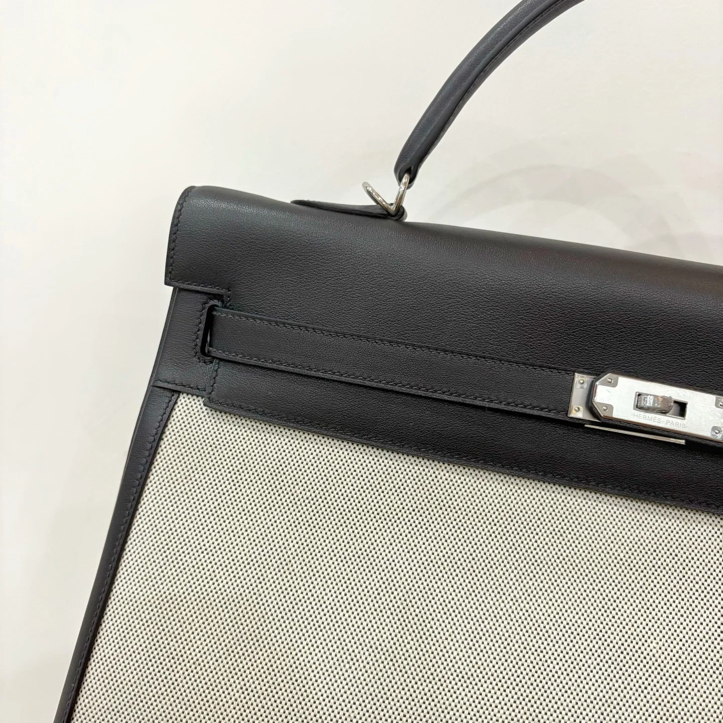 HERMES Top Handle Bags Black-White A85010062382 - Image 7