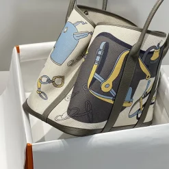 Alternative view of HERMES Totes Bags Cream-Gray 30X36CM A00010062541