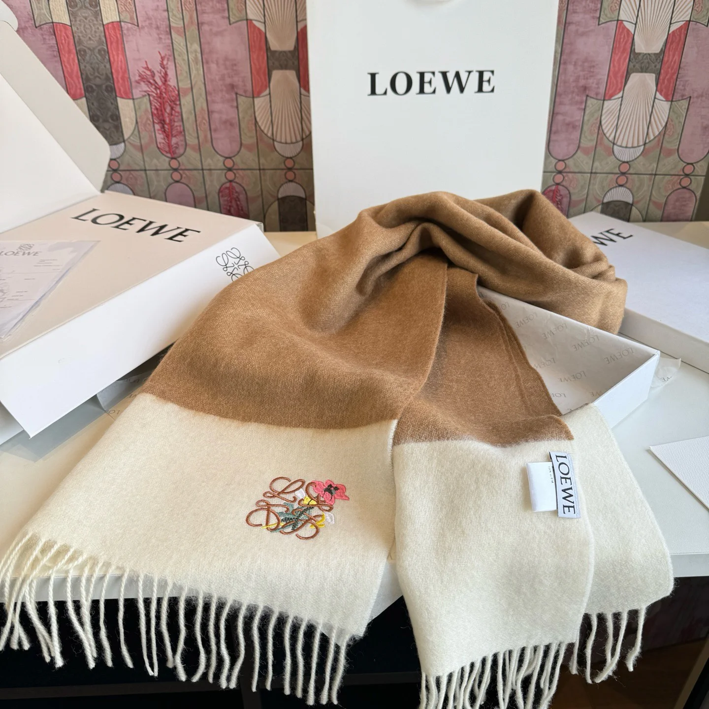 LOEWE Scarves Cashmere Beige-Brown 30_180CM A3010070850 - Image 3