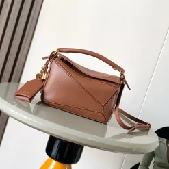 LOEWE Shoulder Bags Brown-Gold 18X12.5X7.5CM F7010060607