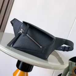 LOEWE Shoulder Bags Calf Leather Black 18X12X7.5CM F1010060531