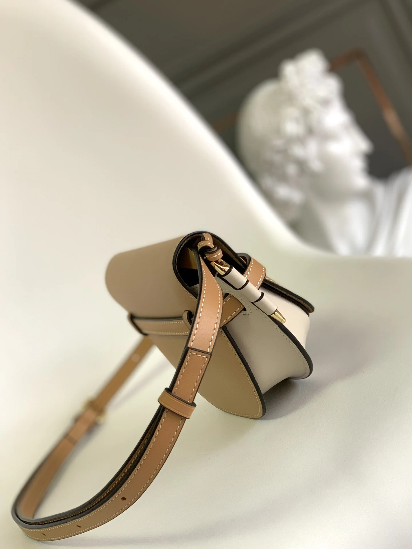 LOEWE Shoulder Bags Calfskin Leather Tan-White 15X12.5X8CM E6010062708 - Image 2