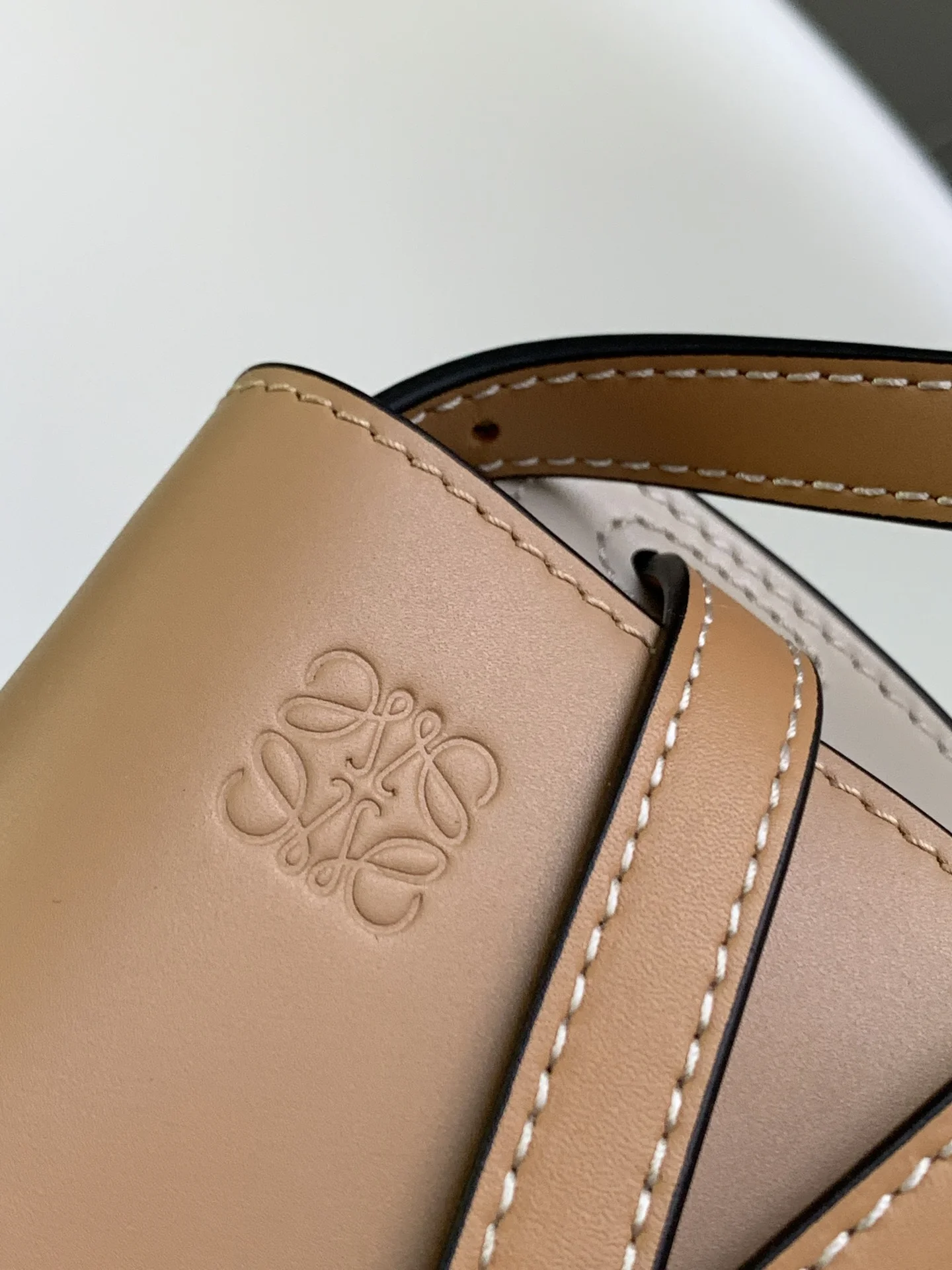 LOEWE Shoulder Bags Calfskin Leather Tan-White 15X12.5X8CM E6010062708 - Image 5