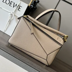 LOEWE Shoulder Bags Grained Calf Leather Beige-Black 29X19.5X14CM G8010062418