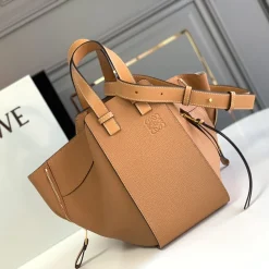 LOEWE Shoulder Bags Grained Calf Leather Tan-Black 29X14X26CM G8010063131