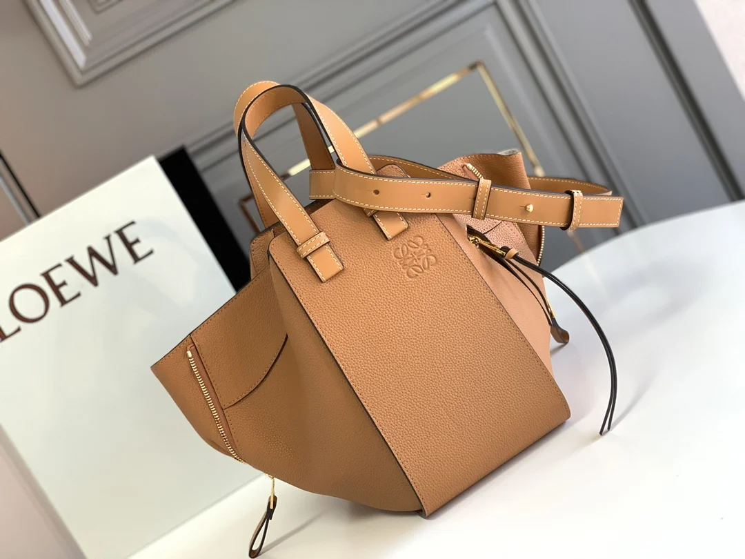 LOEWE Shoulder Bags Grained Calf Leather Tan-Black 29X14X26CM G8010063131