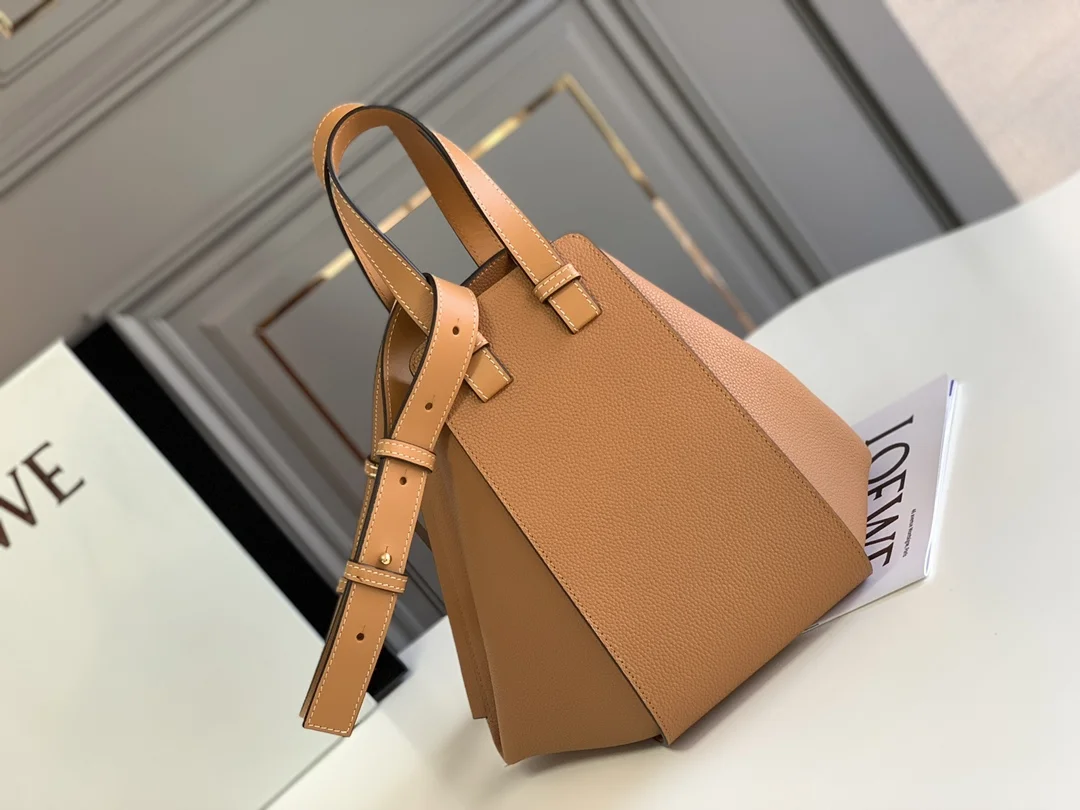 LOEWE Shoulder Bags Grained Calf Leather Tan-Black 29X14X26CM G8010063131 - Image 3
