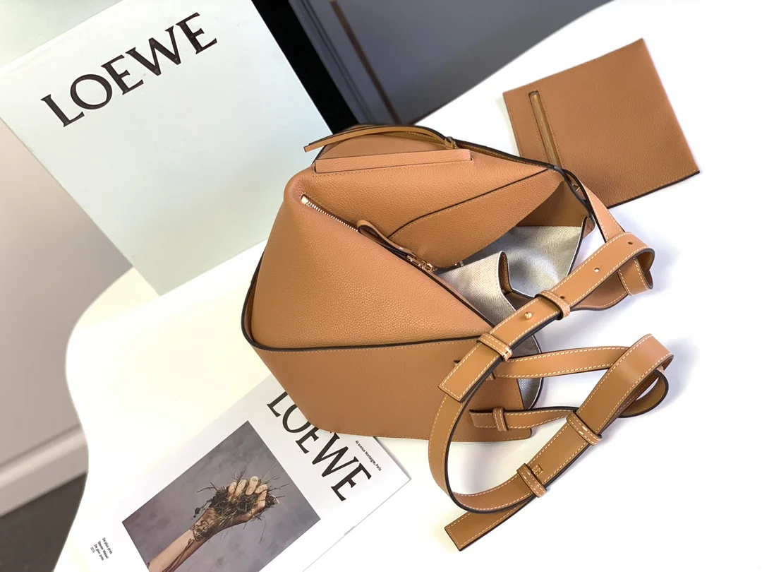 LOEWE Shoulder Bags Grained Calf Leather Tan-Black 29X14X26CM G8010063131 - Image 9