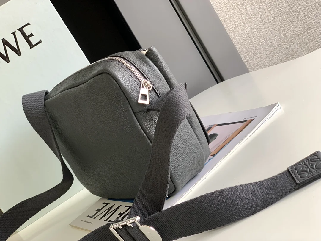 LOEWE Shoulder Bags Gray 24X17.5X11CM F5010063648 - Image 2