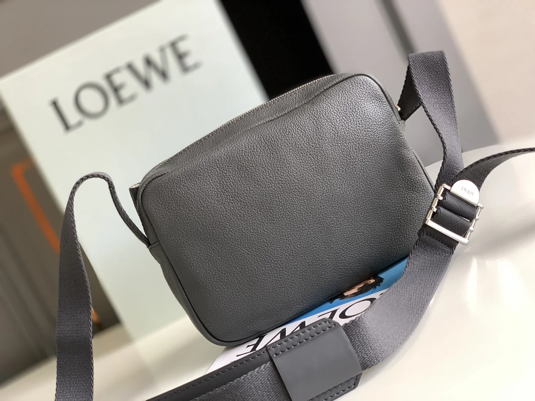 LOEWE Shoulder Bags Gray 24X17.5X11CM F5010063648 - Image 3