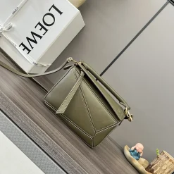 LOEWE Shoulder Bags Green-Gold 18X12.5X8CM E4010062104