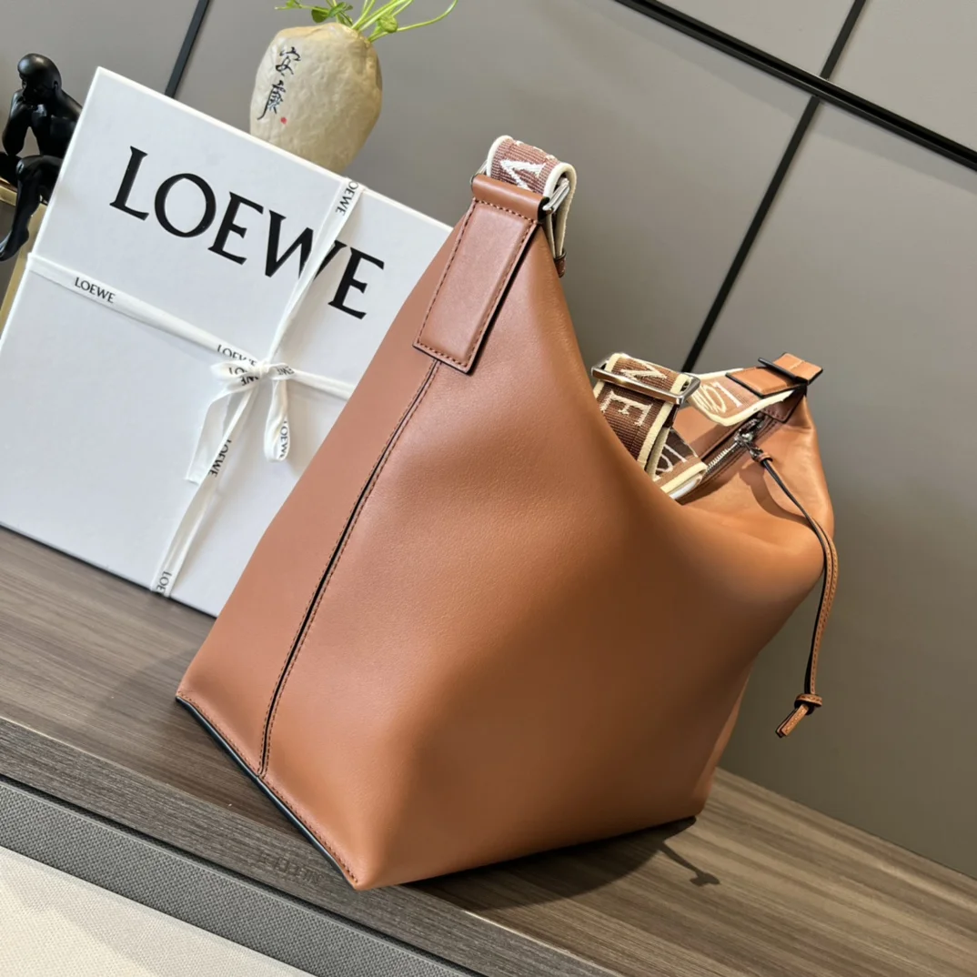 LOEWE Shoulder Bags Leather Jacquard Brown-White 44X30X18CM G0010063492 - Image 2
