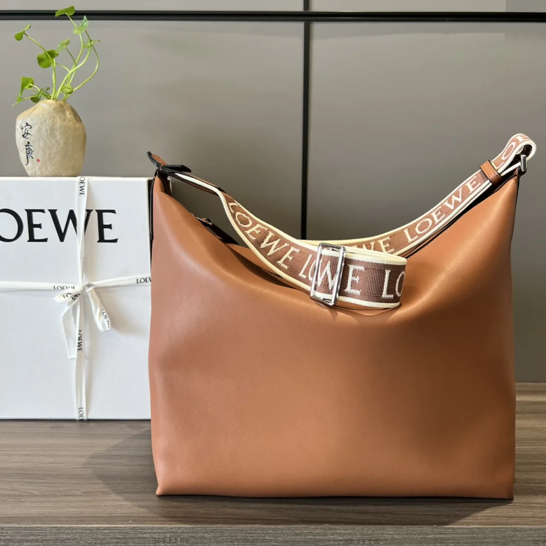 LOEWE Shoulder Bags Leather Jacquard Brown-White 44X30X18CM G0010063492 - Image 3