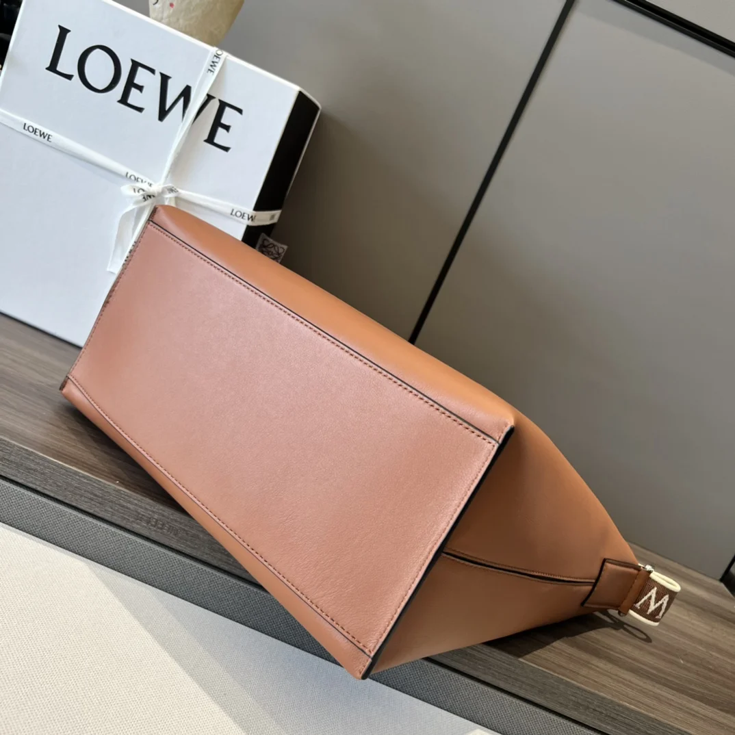 LOEWE Shoulder Bags Leather Jacquard Brown-White 44X30X18CM G0010063492 - Image 4