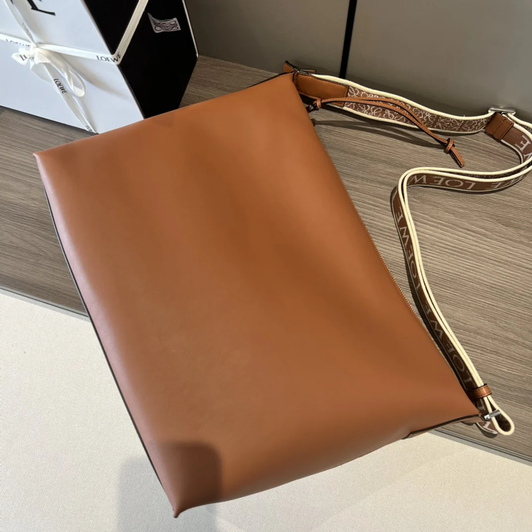 LOEWE Shoulder Bags Leather Jacquard Brown-White 44X30X18CM G0010063492 - Image 5