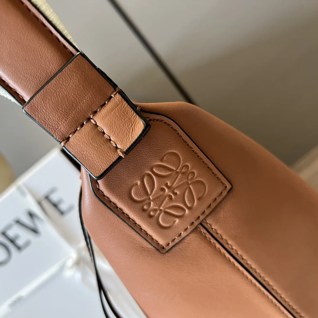 LOEWE Shoulder Bags Leather Jacquard Brown-White 44X30X18CM G0010063492 - Image 6