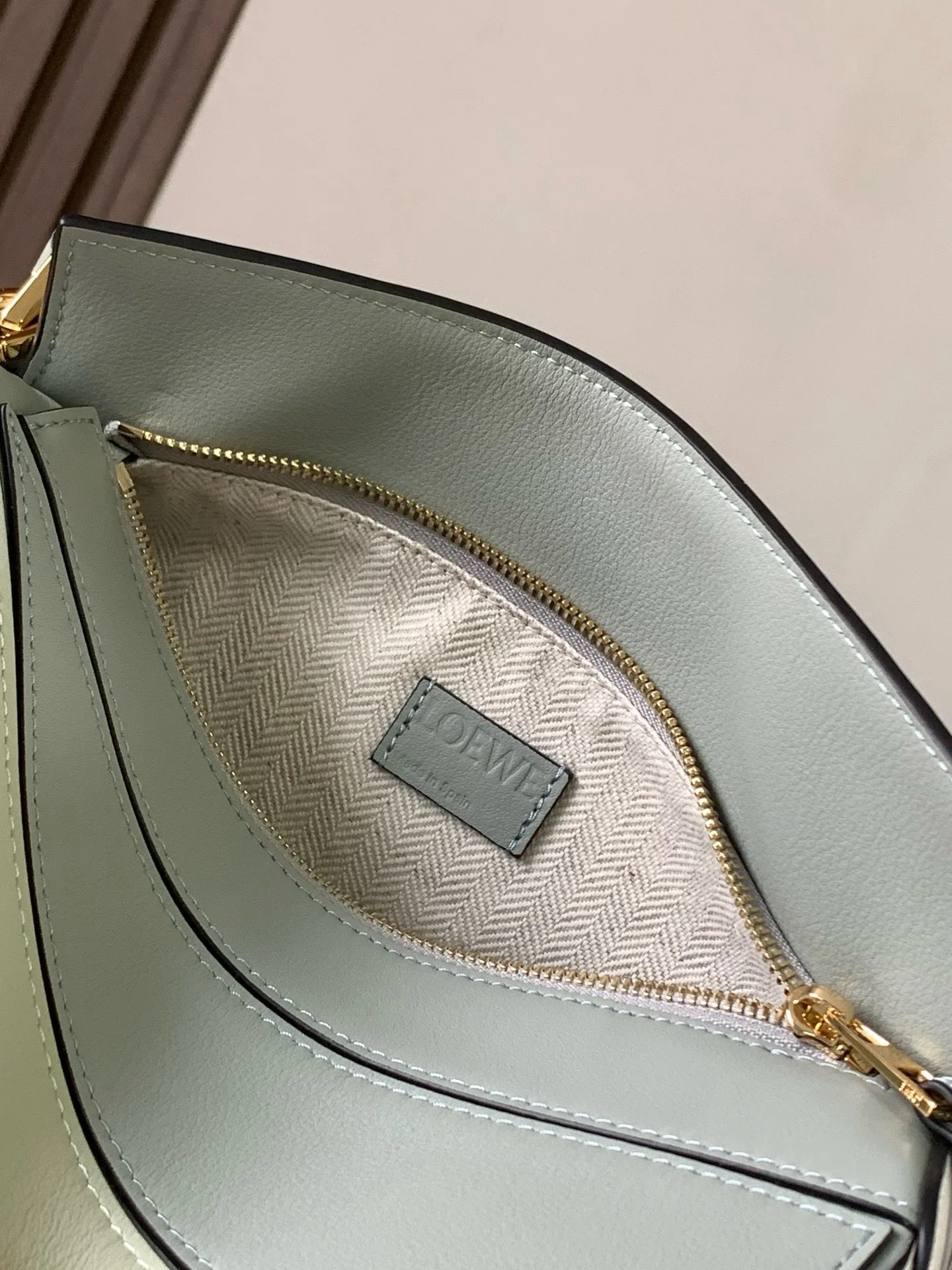 LOEWE Shoulder Bags Mintgreen-Lightblue 24X16X10CM F7010060494 - Image 8