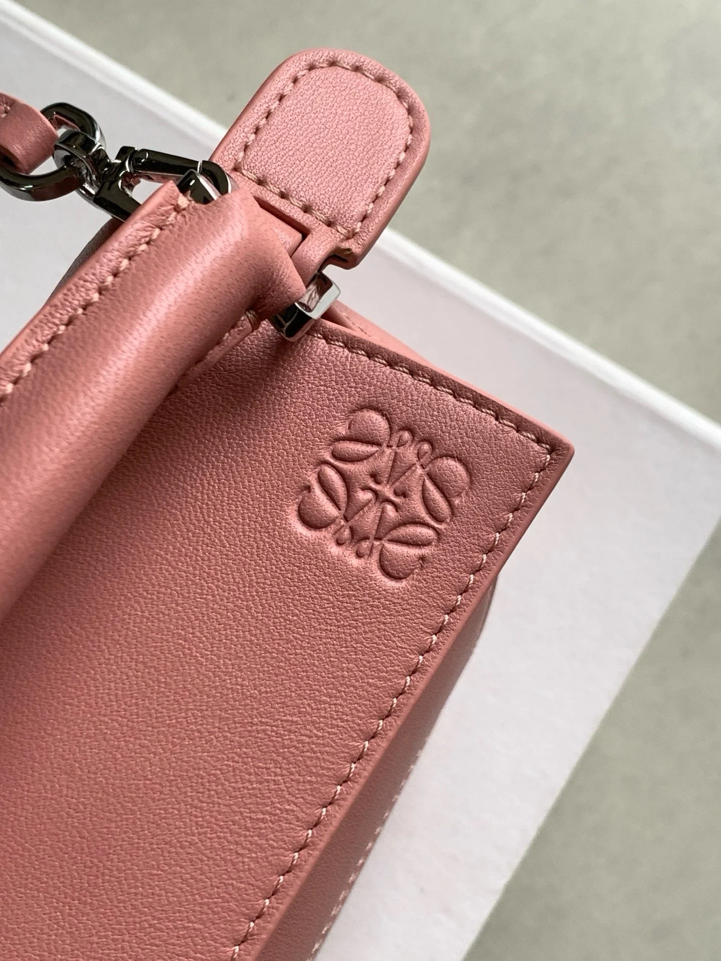 LOEWE Shoulder Bags Pink 18X12.5X7.5CM F7010060571 - Image 6
