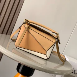 LOEWE Shoulder Bags Tan-White 18X12.5X8CM E3010060487