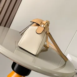 Alternative view of LOEWE Shoulder Bags Tan-White 18X12.5X8CM E3010060487