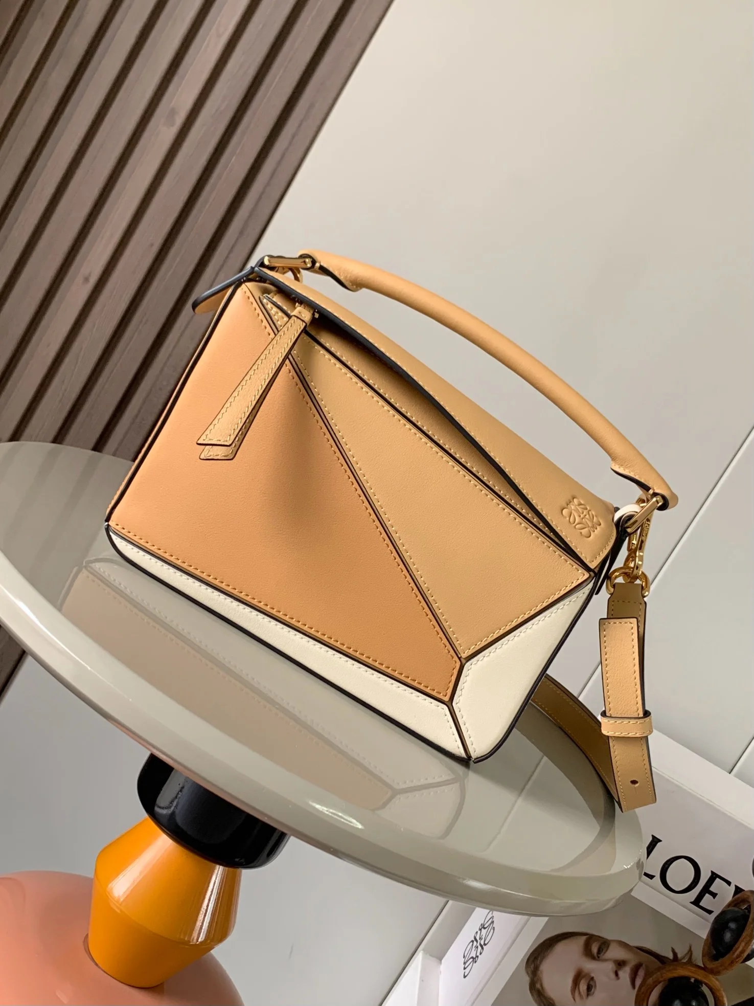 LOEWE Shoulder Bags Tan-White 24X16X10CM F7010060517