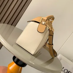 Alternative view of LOEWE Shoulder Bags Tan-White 24X16X10CM F7010060517