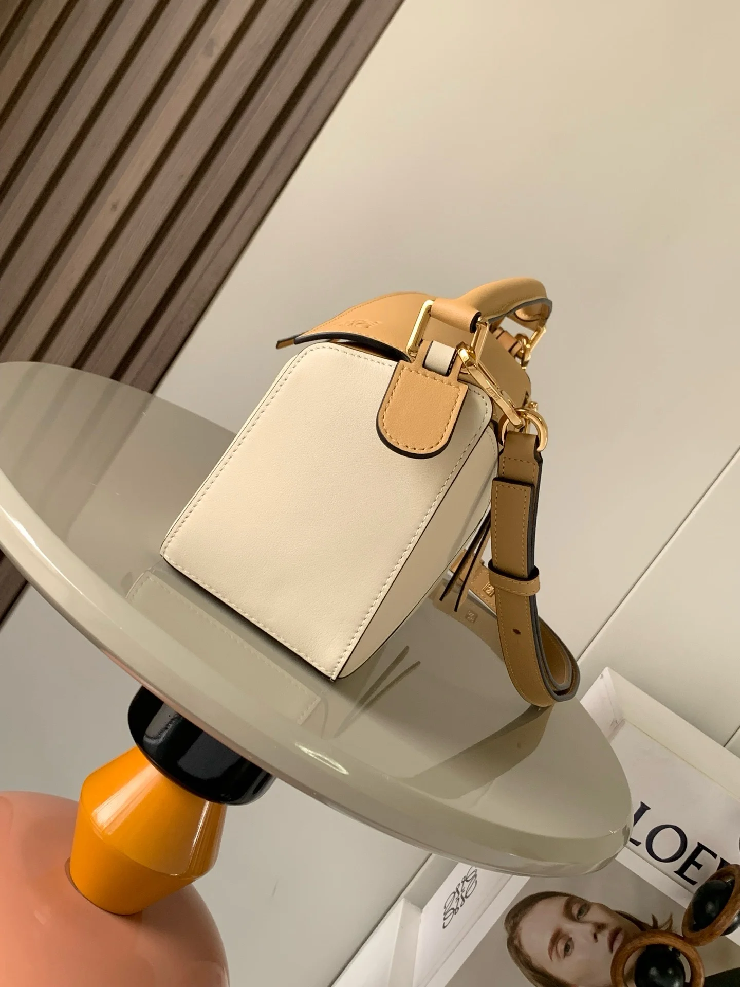 LOEWE Shoulder Bags Tan-White 24X16X10CM F7010060517 - Image 2