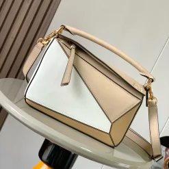 LOEWE Shoulder Bags White-Beige 24X16X10CM F7010060523