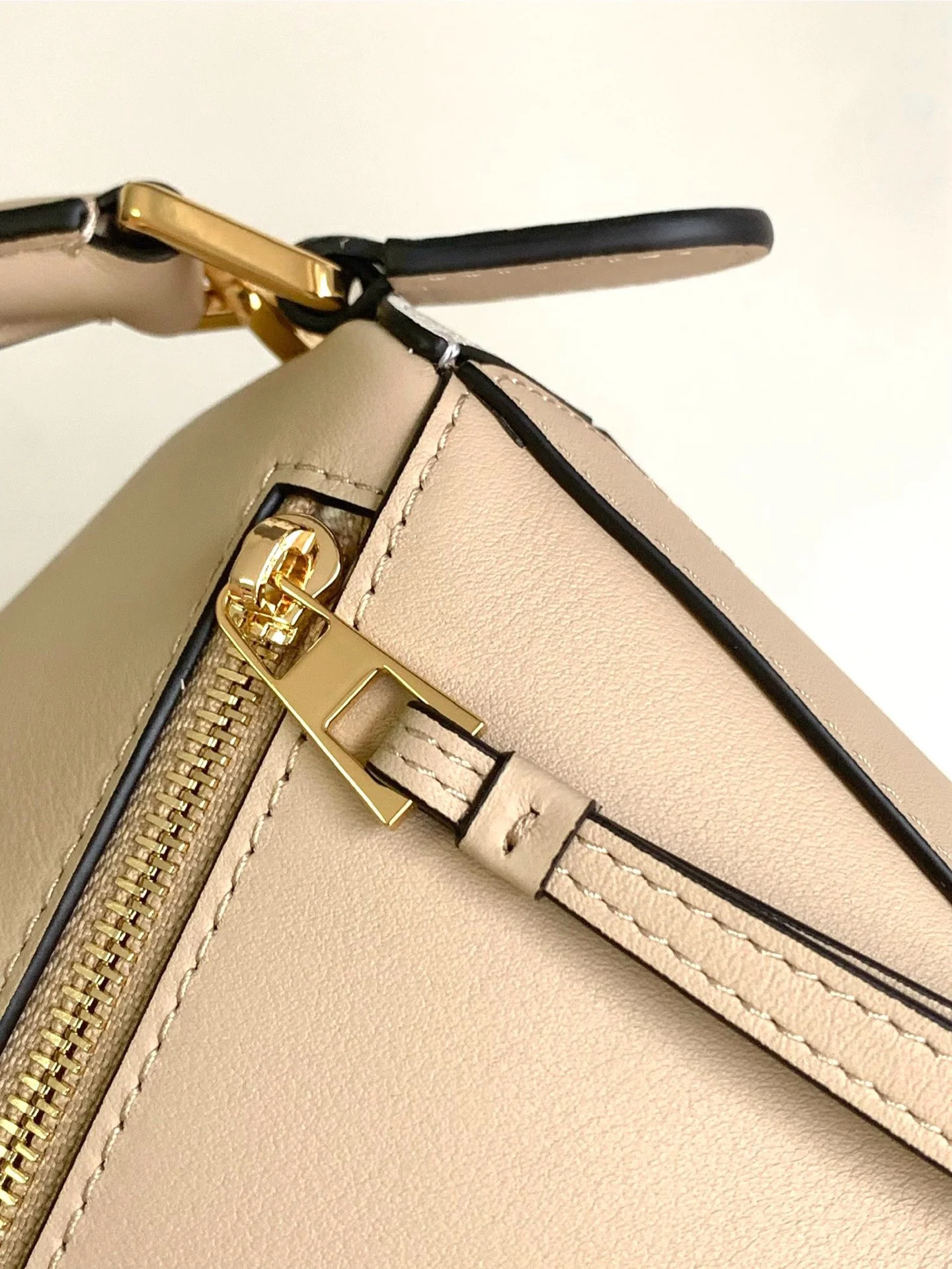 LOEWE Shoulder Bags White-Beige 24X16X10CM F7010060523 - Image 7