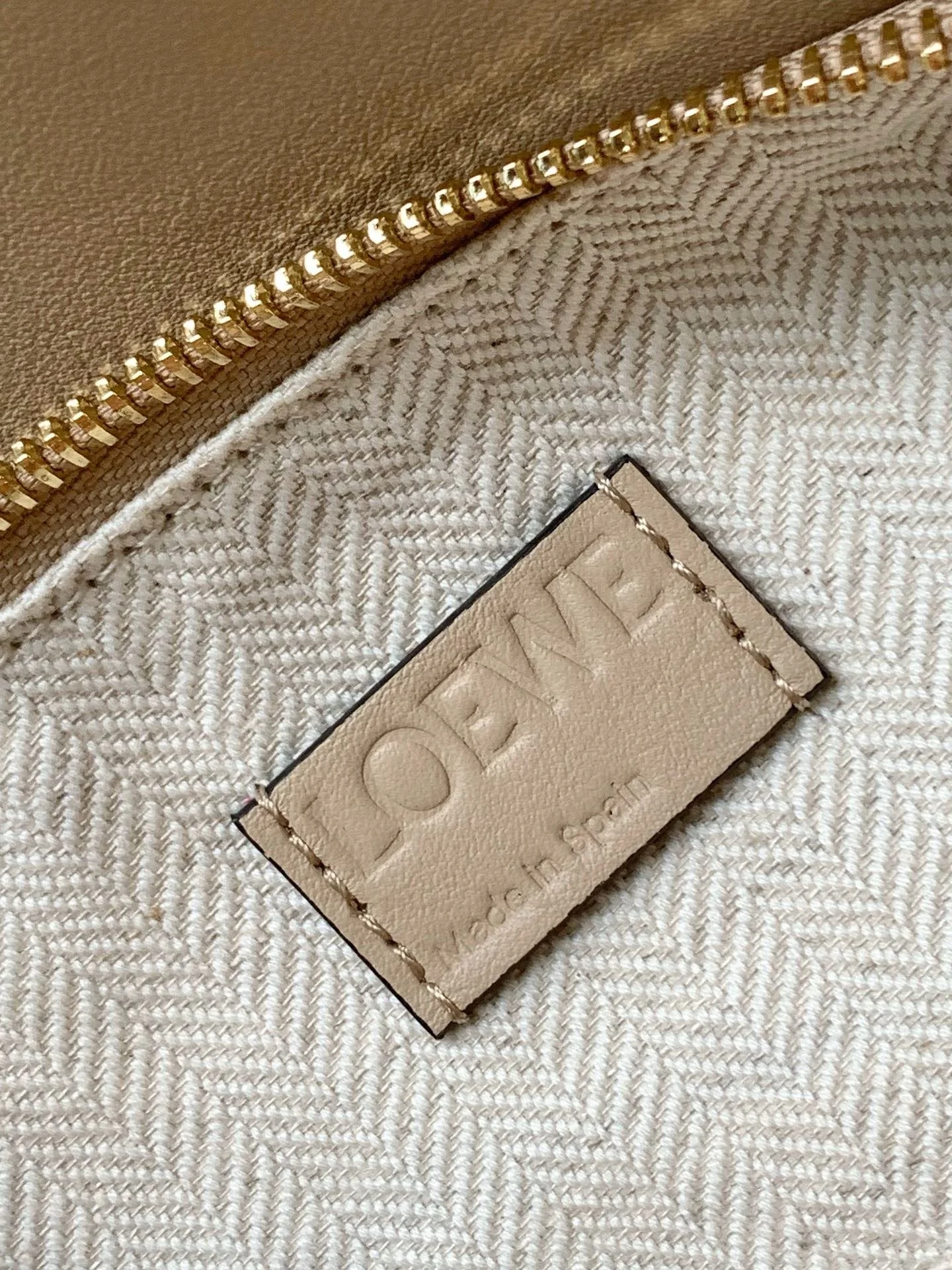 LOEWE Shoulder Bags White-Beige 24X16X10CM F7010060523 - Image 9